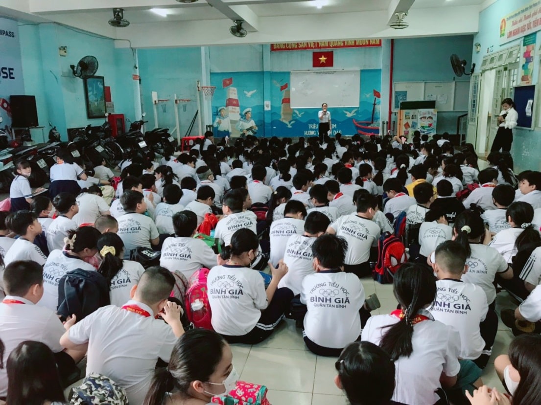 Trạm Y tế Phường 3 quận Tân Bình tăng cường truyền thông vai trò vắc xin Covid-19 tại Trường Tiểu học Bình Giã